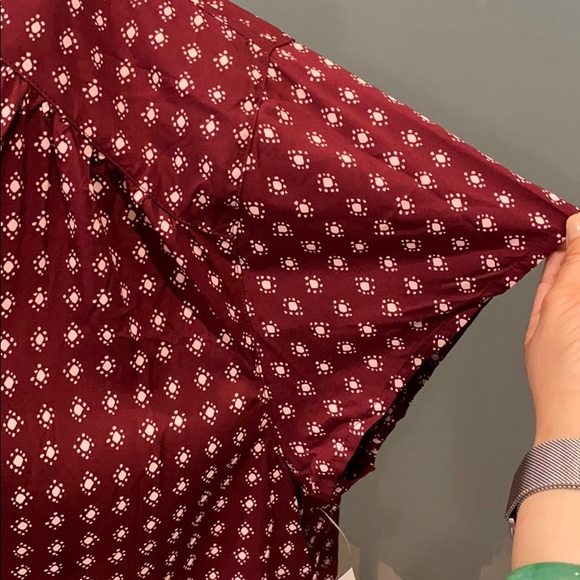 NWT Old Navy Button Up Blouse Maroon (Size XXL) - Picture 4 of 6